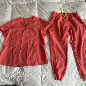 Figs Scrubs Hot Coral Catarina L top, Livingston MP Bottom